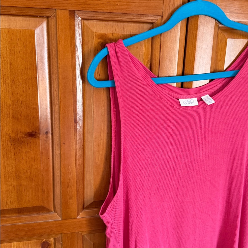 EUC Logo by Lori Goldstein tank top round neck - Picture 3 of 4